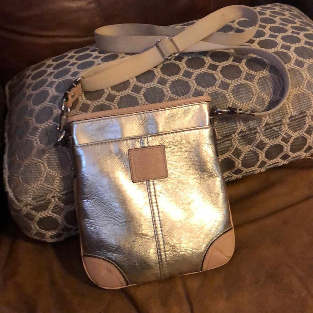 COACH small gold crossbody bag like new condition